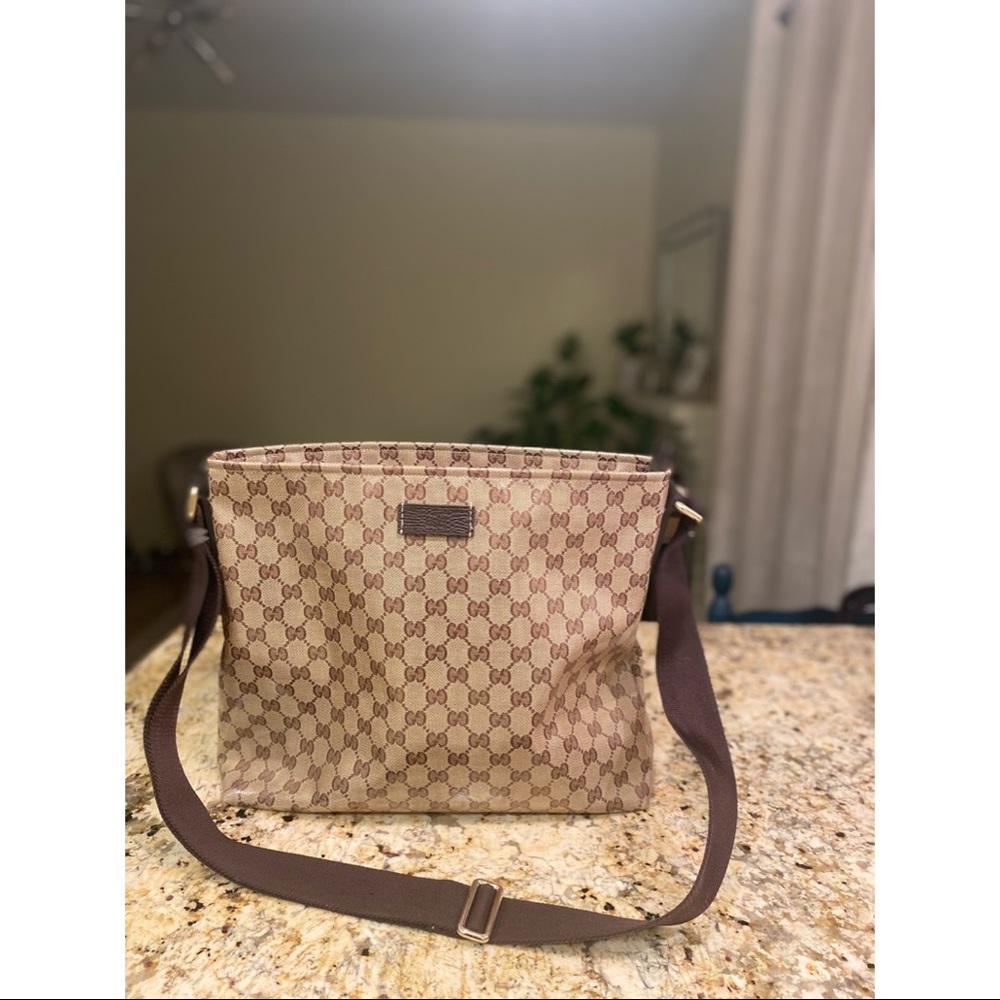 ‼️SOLD‼️ GUCCI 🤩 coated canvas crossbody